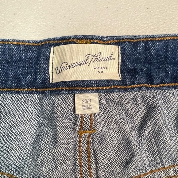 Universal Thread Women’s Blue Denim Boyfriend Shorts Size 20 4” Inseam - Picture 6 of 9